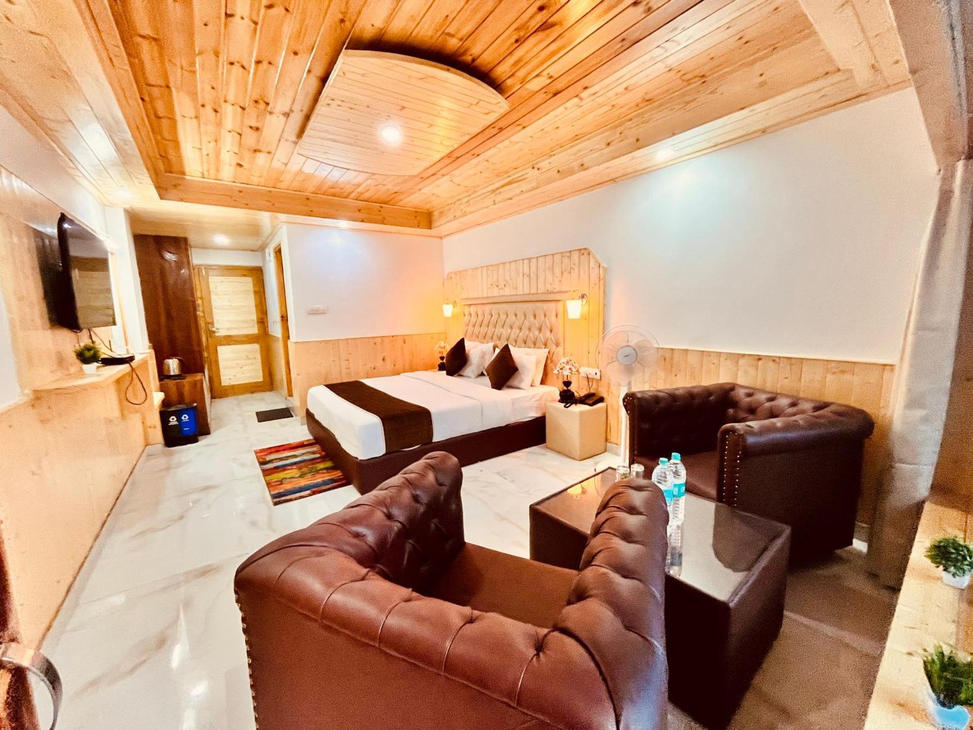Himalayan Hill Queen Resort, Manali M98160-43400 Manāli Exterior foto