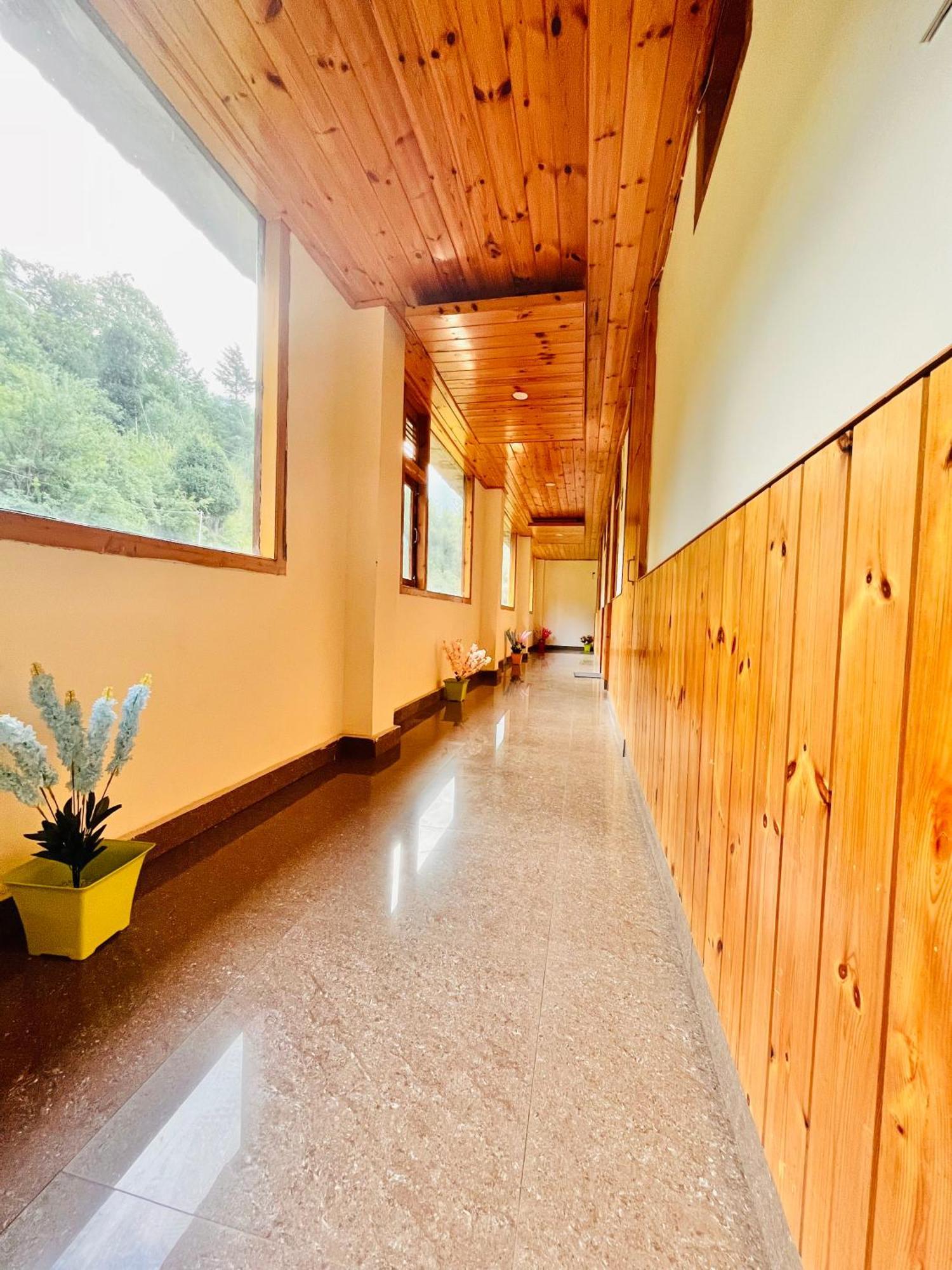 Himalayan Hill Queen Resort, Manali M98160-43400 Manāli Exterior foto